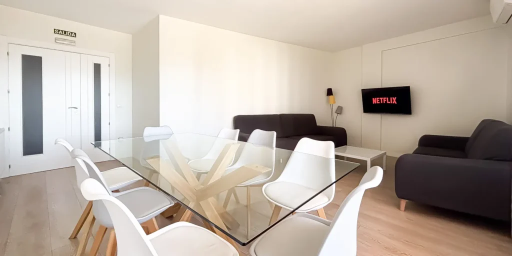 Apartamento de 4 dormitorios en Pamplona: salón comedor