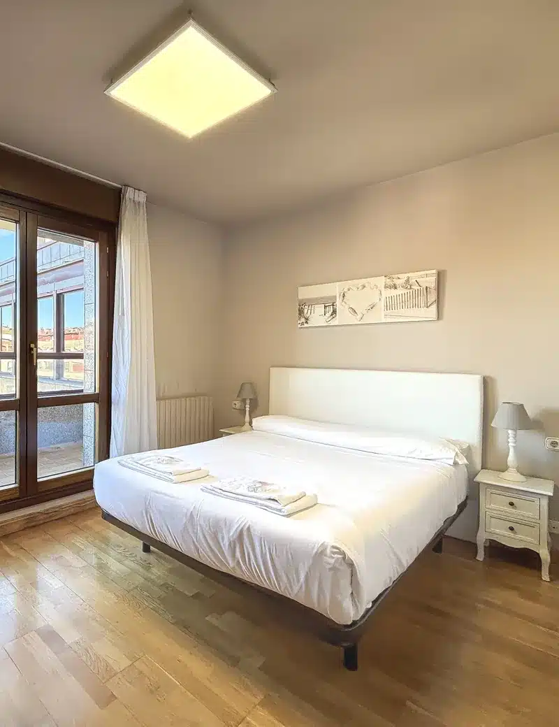 Dormitorio del apartamento de 3 habitaciones en Pamplona